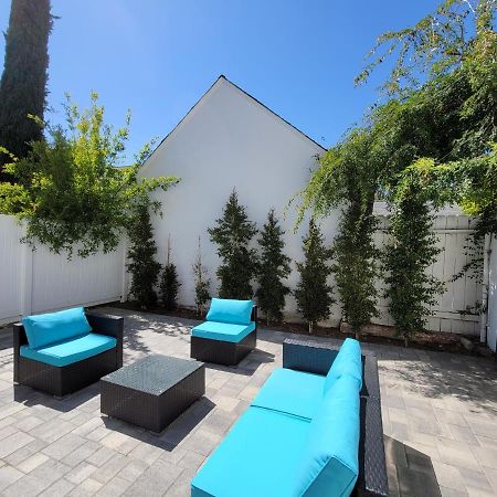 Luxurious Studio City Home Лос-Анджелес Экстерьер фото