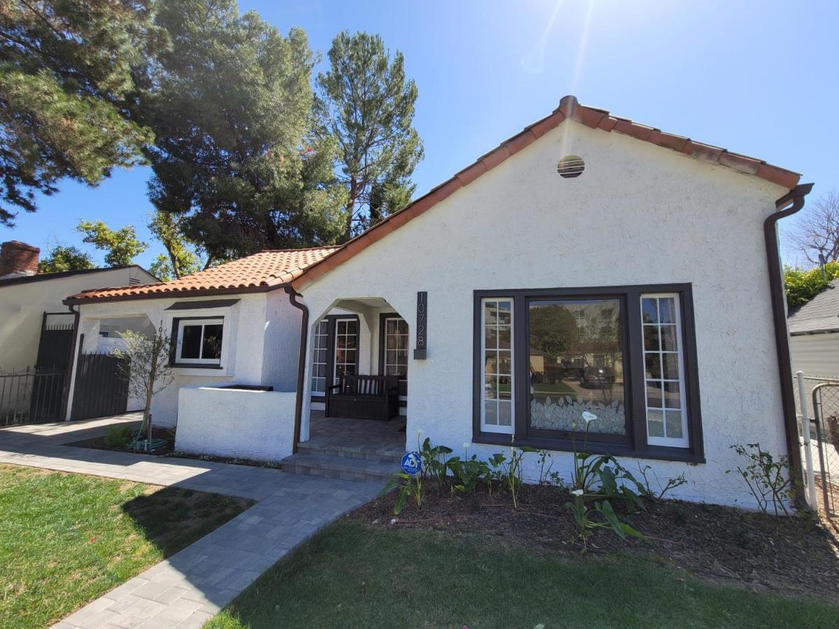 Luxurious Studio City Home Лос-Анджелес Экстерьер фото