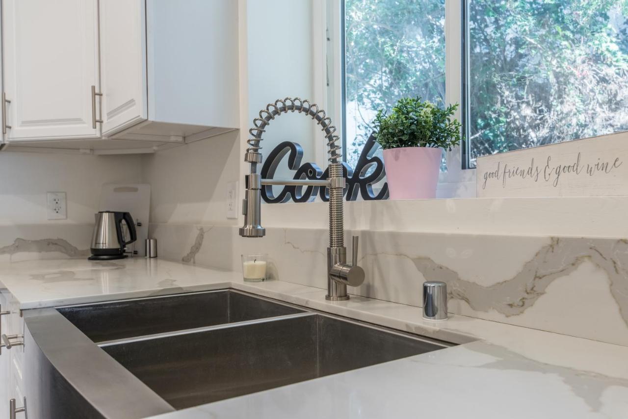 Luxurious Studio City Home Лос-Анджелес Экстерьер фото