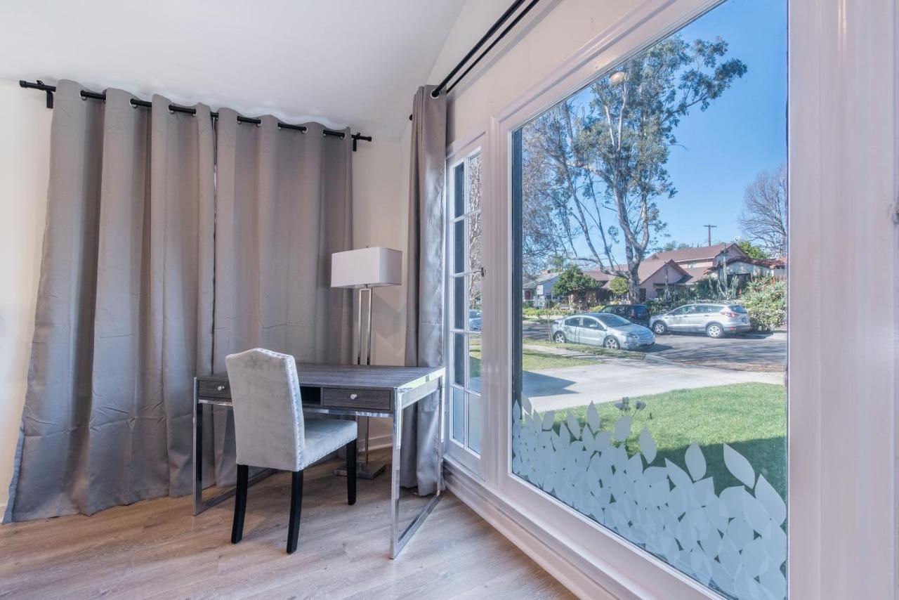 Luxurious Studio City Home Лос-Анджелес Экстерьер фото
