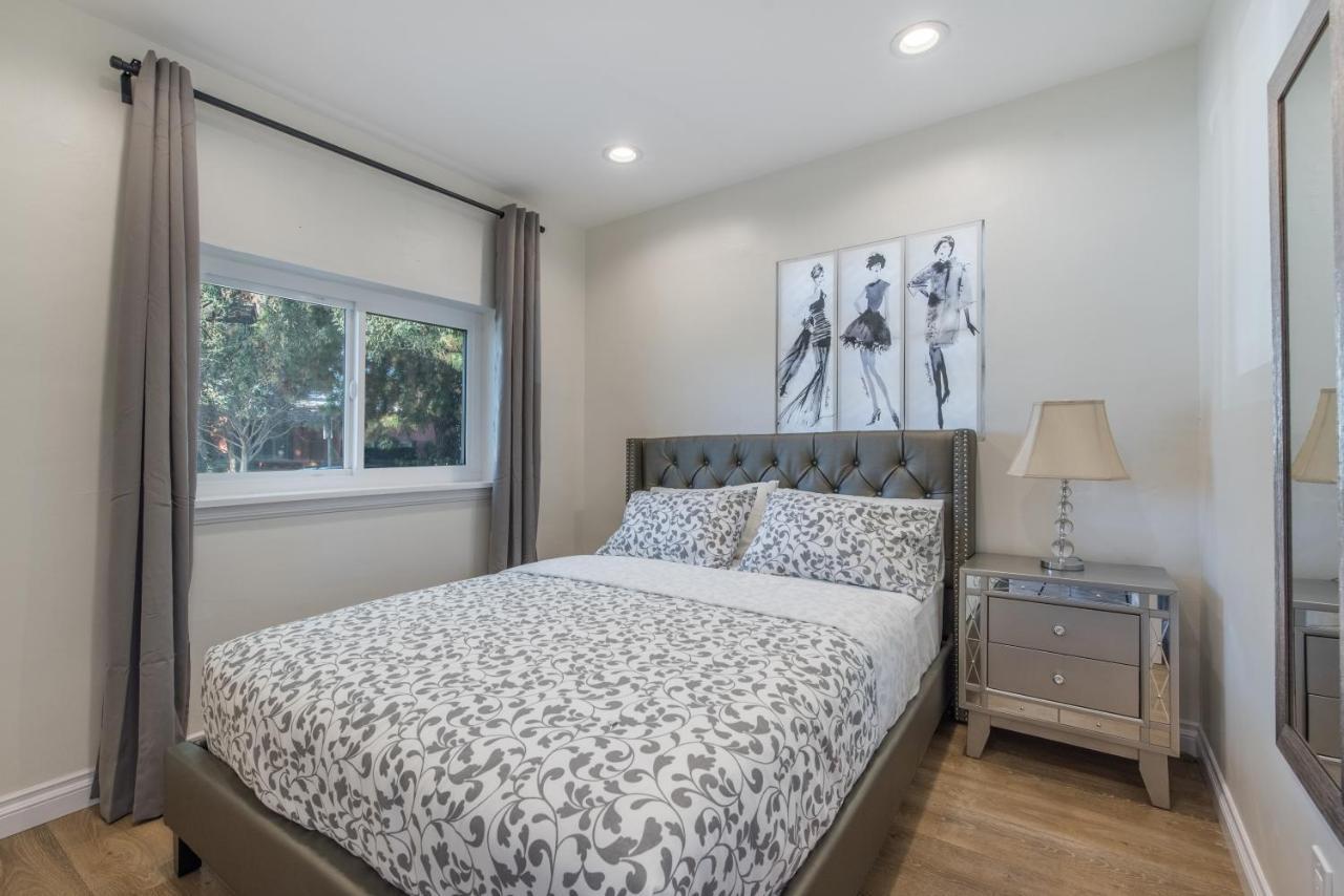Luxurious Studio City Home Лос-Анджелес Экстерьер фото