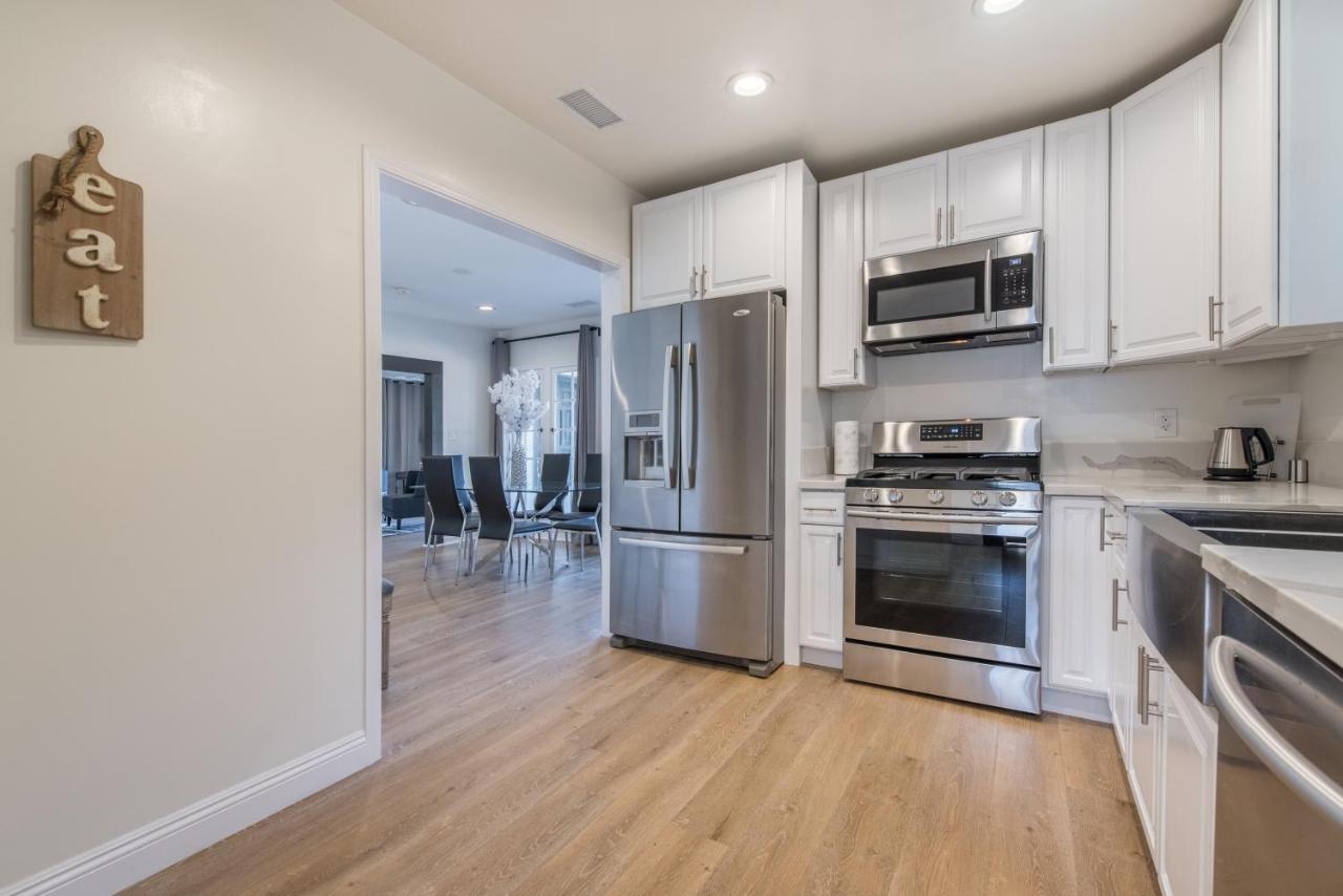 Luxurious Studio City Home Лос-Анджелес Экстерьер фото