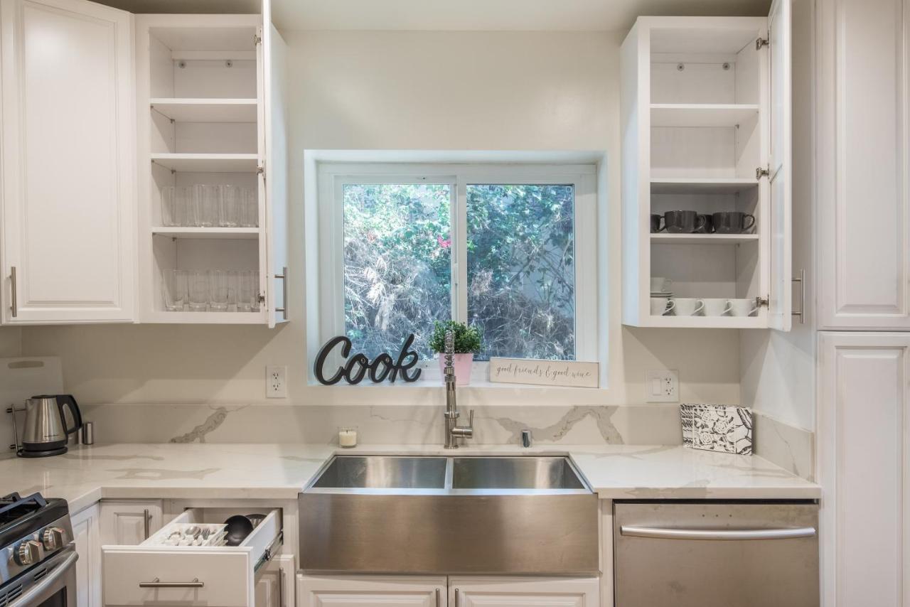 Luxurious Studio City Home Лос-Анджелес Экстерьер фото