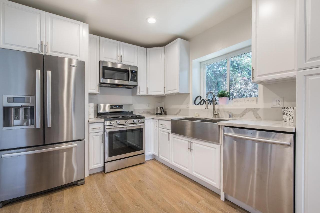 Luxurious Studio City Home Лос-Анджелес Экстерьер фото
