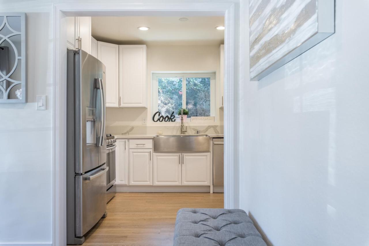 Luxurious Studio City Home Лос-Анджелес Экстерьер фото